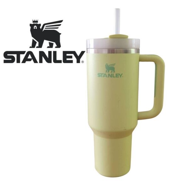 Stanley The Quencher H2.O FlowState 40oz Insulated Tumbler in Pomelo Green - Picture 2 of 13